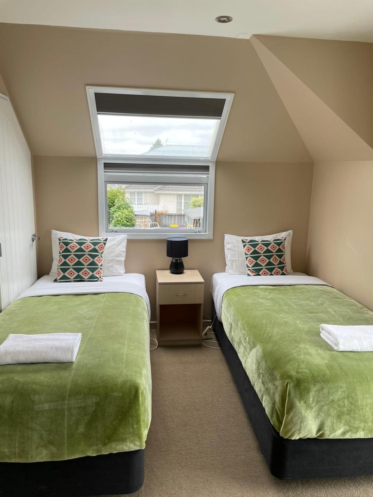 Alpha Motel Christchurch Bagian luar foto
