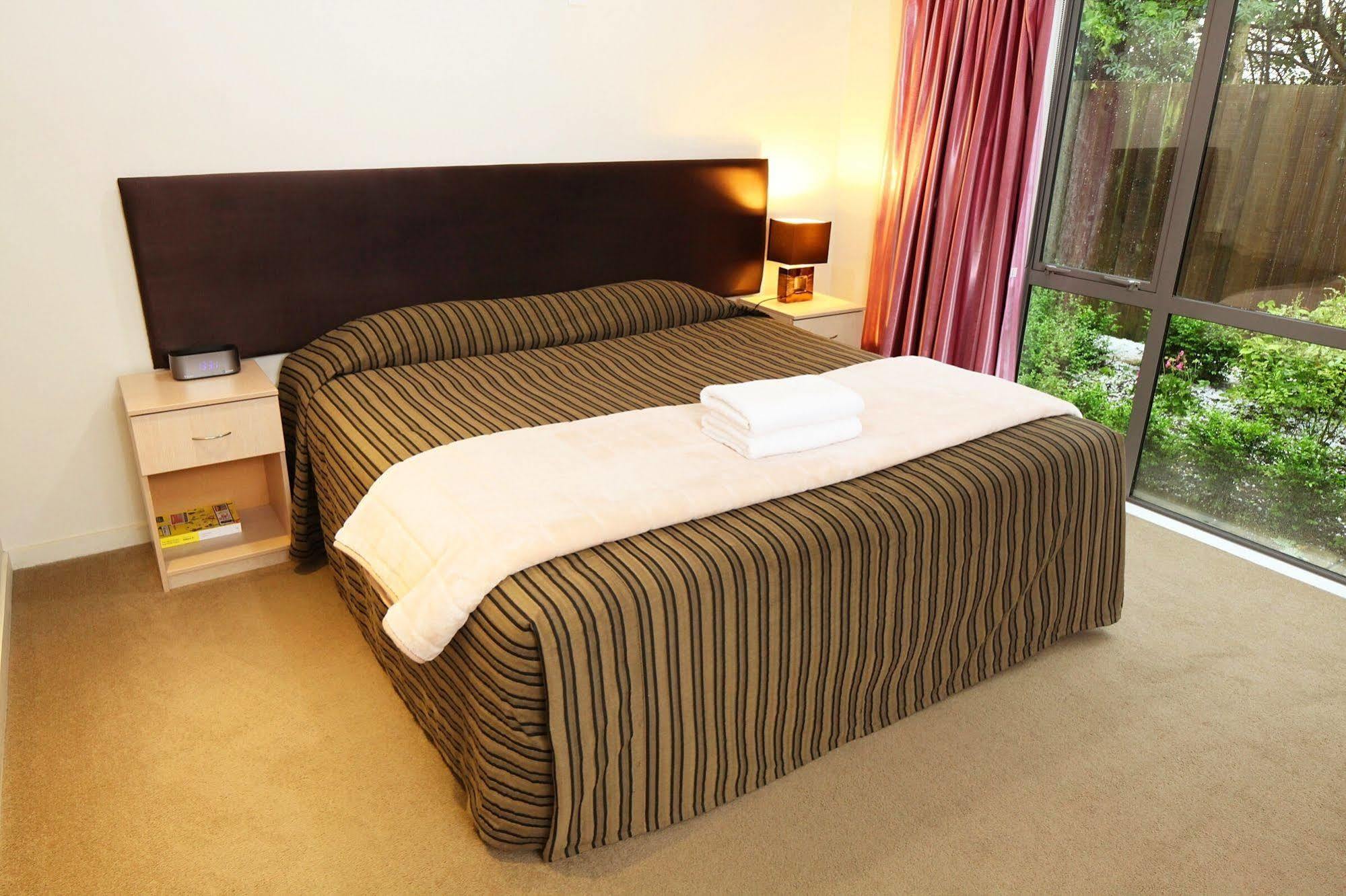 Alpha Motel Christchurch Bagian luar foto