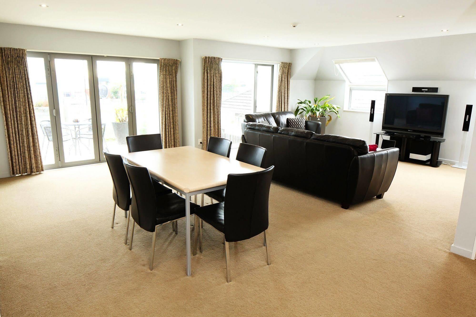 Alpha Motel Christchurch Bagian luar foto