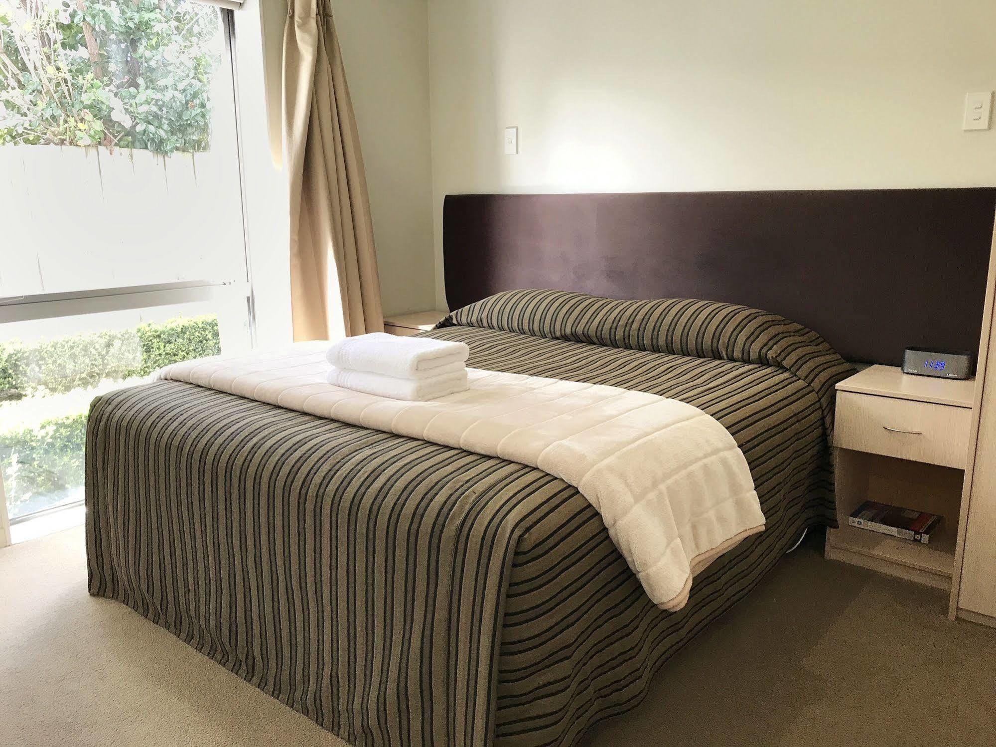 Alpha Motel Christchurch Bagian luar foto