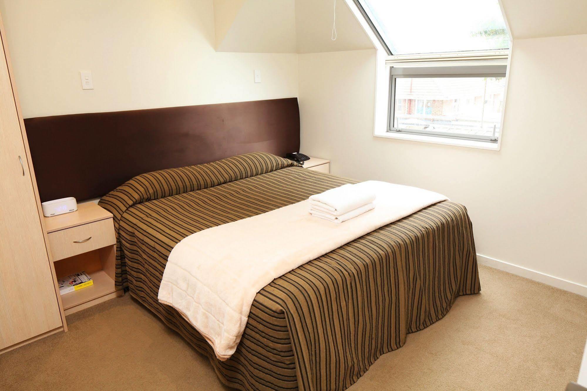 Alpha Motel Christchurch Bagian luar foto