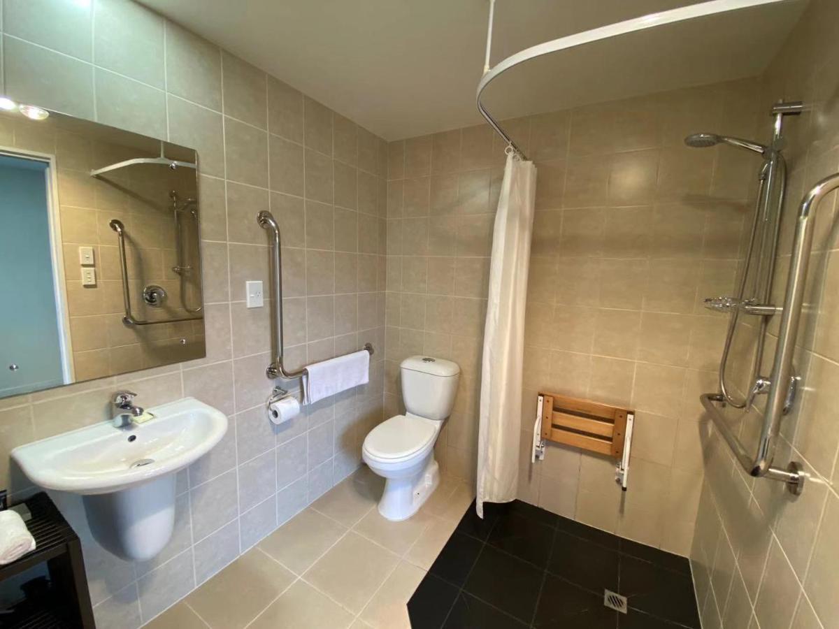 Alpha Motel Christchurch Bagian luar foto